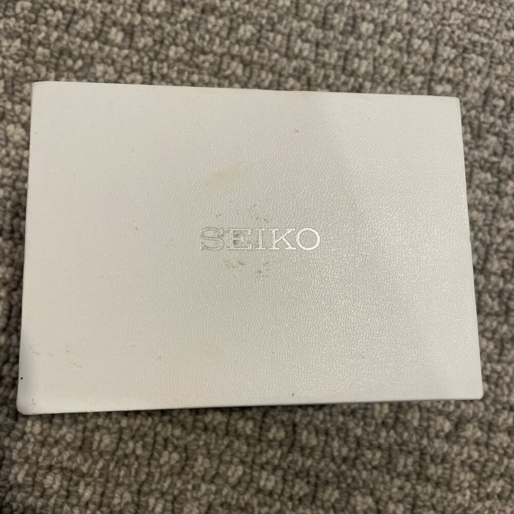 Seiko Women's Two-Tone Silver and Gold Watch - Picture 4 of 6